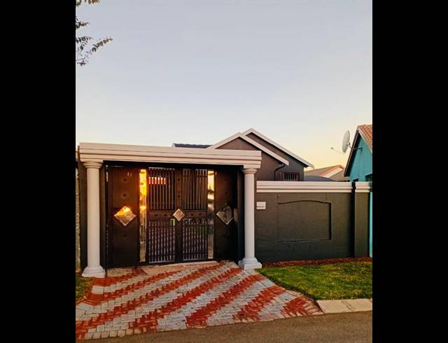 3 BEDROOM PROPERTY TO RENT IN FLEURHOF